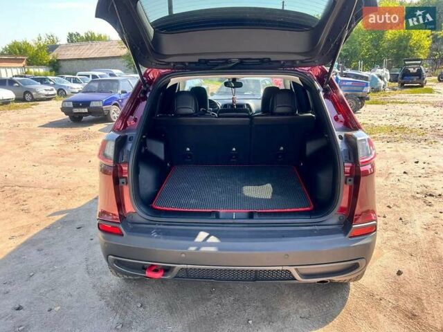 Красный Джип Чероки, объемом двигателя 3.24 л и пробегом 87 тыс. км за 19999 $, фото 5 на Automoto.ua