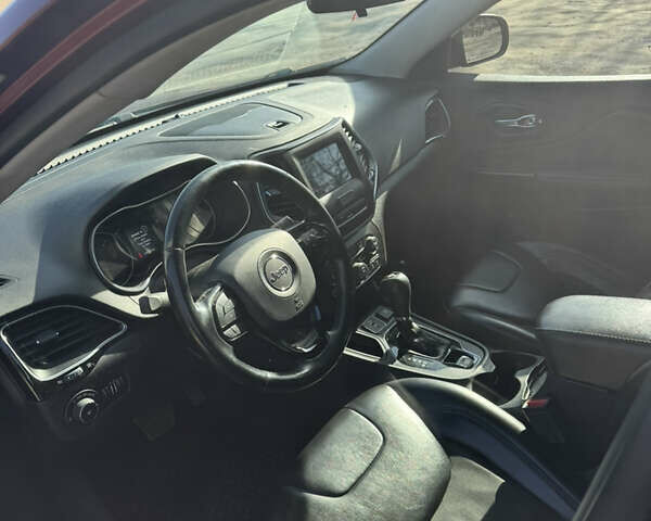 Червоний Джип Cherokee, об'ємом двигуна 2.36 л та пробігом 100 тис. км за 17300 $, фото 18 на Automoto.ua