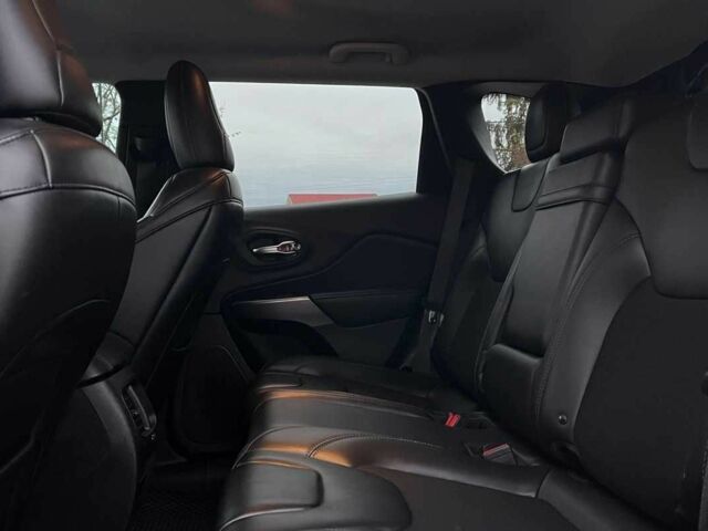 Красный Джип Чероки, объемом двигателя 2.4 л и пробегом 155 тыс. км за 17300 $, фото 19 на Automoto.ua