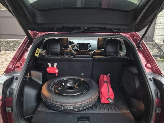 Червоний Джип Cherokee, об'ємом двигуна 3.2 л та пробігом 47 тис. км за 18500 $, фото 6 на Automoto.ua