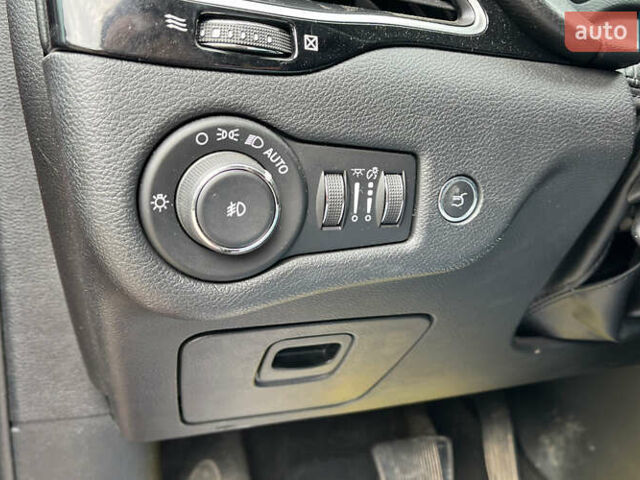 Красный Джип Чероки, объемом двигателя 2.36 л и пробегом 16 тыс. км за 19400 $, фото 11 на Automoto.ua