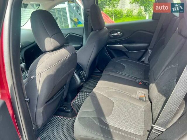 Червоний Джип Cherokee, об'ємом двигуна 2.36 л та пробігом 133 тис. км за 15900 $, фото 13 на Automoto.ua