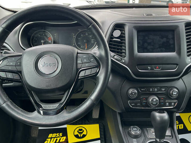 Красный Джип Чероки, объемом двигателя 2.36 л и пробегом 16 тыс. км за 19400 $, фото 9 на Automoto.ua