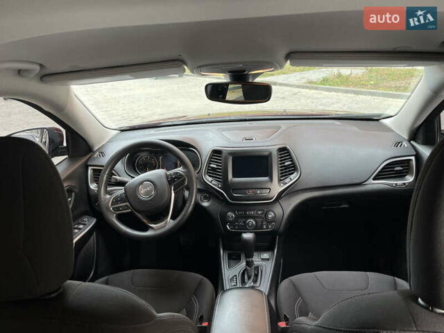 Червоний Джип Cherokee, об'ємом двигуна 2.4 л та пробігом 219 тис. км за 14800 $, фото 18 на Automoto.ua