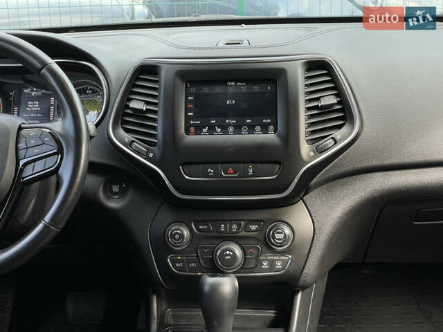 Червоний Джип Cherokee, об'ємом двигуна 2.4 л та пробігом 65 тис. км за 17555 $, фото 36 на Automoto.ua