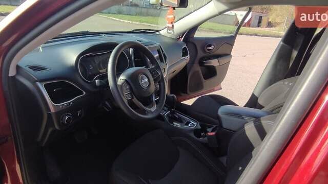 Красный Джип Чероки, объемом двигателя 2.36 л и пробегом 133 тыс. км за 14900 $, фото 20 на Automoto.ua