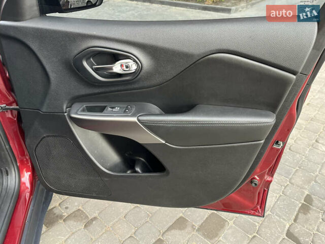 Червоний Джип Cherokee, об'ємом двигуна 2.4 л та пробігом 219 тис. км за 14800 $, фото 16 на Automoto.ua