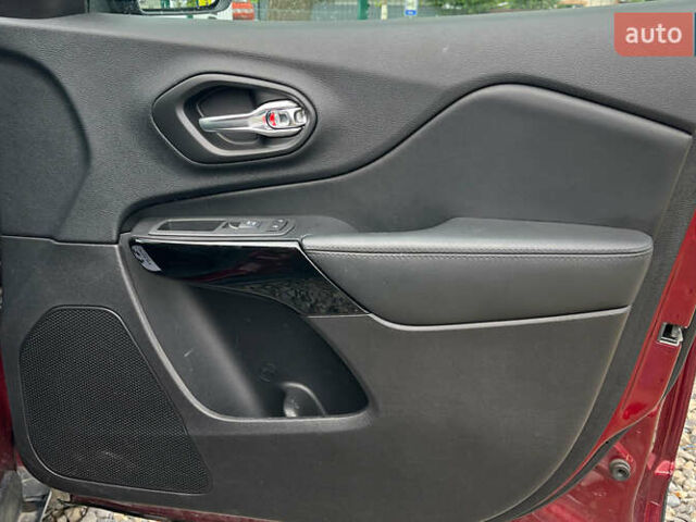 Красный Джип Чероки, объемом двигателя 2.36 л и пробегом 16 тыс. км за 19400 $, фото 26 на Automoto.ua