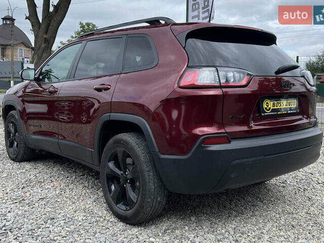 Червоний Джип Cherokee, об'ємом двигуна 2.4 л та пробігом 16 тис. км за 20000 $, фото 3 на Automoto.ua