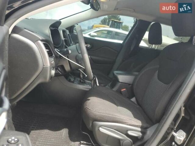 Джип Чероки 2020 в Кропивницком (Кировограде) на Automoto.ua Красный Джип Чероки, объемом двигателя 2.36 л и пробегом 121 тыс. км за 2300 $, фото 6 на Automoto.ua