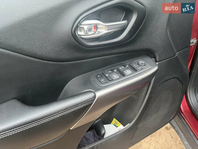 Красный Джип Чероки, объемом двигателя 3.24 л и пробегом 128 тыс. км за 17950 $, фото 14 на Automoto.ua