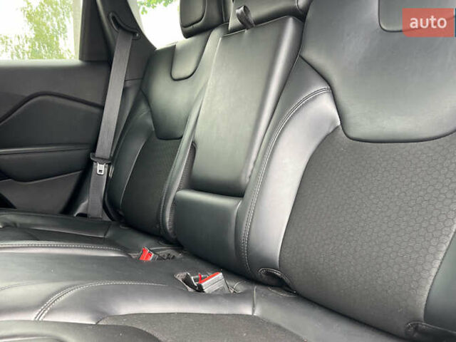 Красный Джип Чероки, объемом двигателя 2.36 л и пробегом 16 тыс. км за 19400 $, фото 21 на Automoto.ua