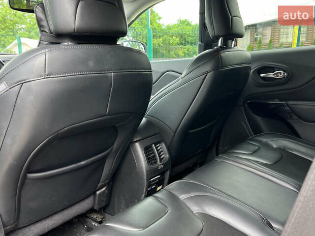 Красный Джип Чероки, объемом двигателя 2.36 л и пробегом 16 тыс. км за 19400 $, фото 20 на Automoto.ua