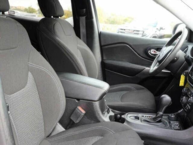 Червоний Джип Cherokee, об'ємом двигуна 2.4 л та пробігом 10 тис. км за 8900 $, фото 10 на Automoto.ua