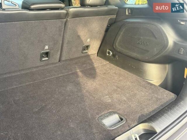 Червоний Джип Cherokee, об'ємом двигуна 3.24 л та пробігом 51 тис. км за 19900 $, фото 8 на Automoto.ua