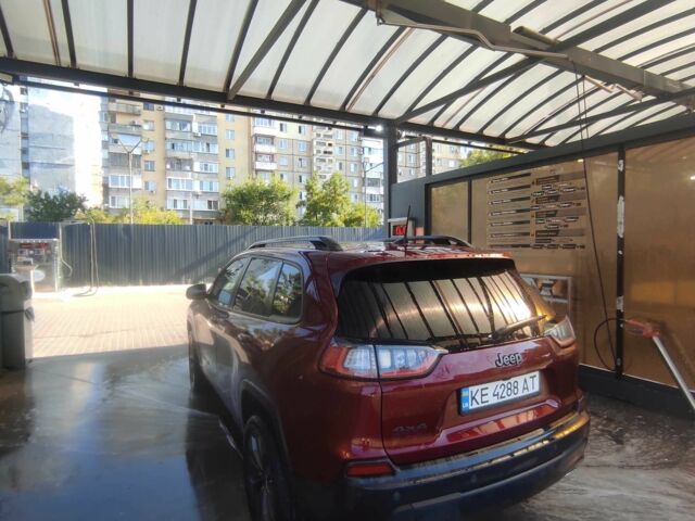 Червоний Джип Cherokee, об'ємом двигуна 3.2 л та пробігом 70 тис. км за 20000 $, фото 5 на Automoto.ua