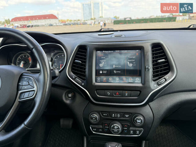 Джип Чероки 2021 в Боярка на Automoto.ua Красный Джип Чероки, объемом двигателя 3.24 л и пробегом 89 тыс. км за 18000 $, фото 22 на Automoto.ua