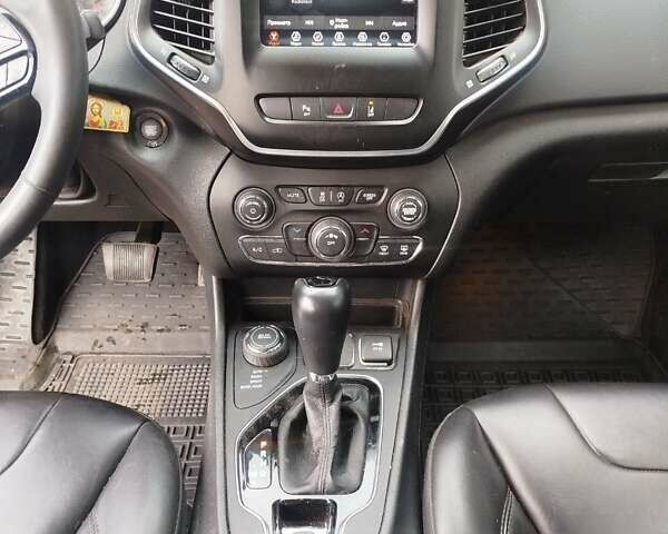 Красный Джип Чероки, объемом двигателя 2.36 л и пробегом 44 тыс. км за 19500 $, фото 13 на Automoto.ua