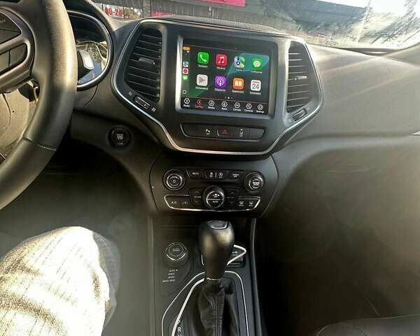 Червоний Джип Cherokee, об'ємом двигуна 3.24 л та пробігом 71 тис. км за 18999 $, фото 4 на Automoto.ua