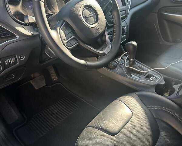 Червоний Джип Cherokee, об'ємом двигуна 3.24 л та пробігом 71 тис. км за 18999 $, фото 5 на Automoto.ua