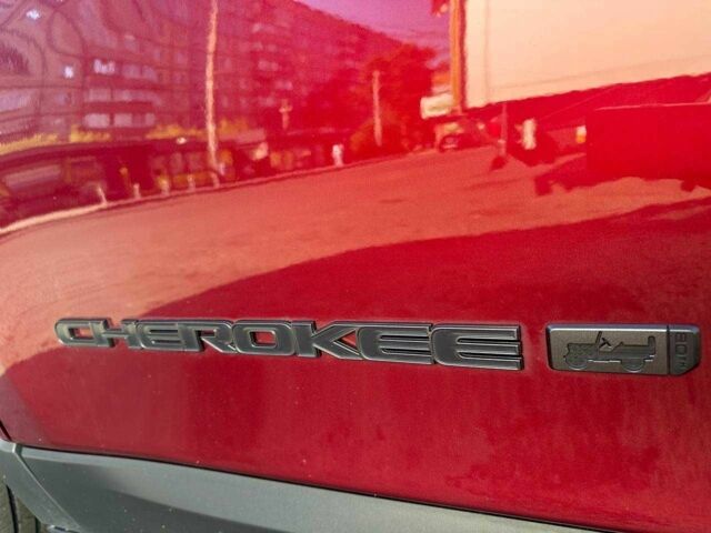 Червоний Джип Cherokee, об'ємом двигуна 3.2 л та пробігом 70 тис. км за 20000 $, фото 7 на Automoto.ua