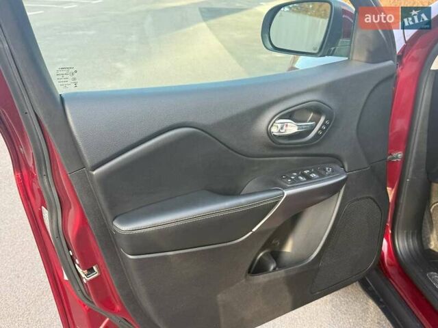 Червоний Джип Cherokee, об'ємом двигуна 3.24 л та пробігом 51 тис. км за 19900 $, фото 5 на Automoto.ua