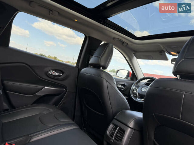Джип Чероки 2021 в Боярка на Automoto.ua Красный Джип Чероки, объемом двигателя 3.24 л и пробегом 89 тыс. км за 18000 $, фото 27 на Automoto.ua