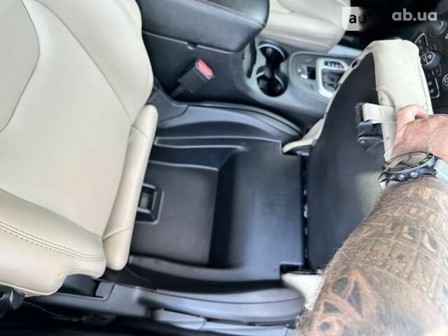 Джип Cherokee, об'ємом двигуна 2.4 л та пробігом 298 тис. км за 13500 $, фото 27 на Automoto.ua