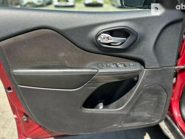 Джип Cherokee, об'ємом двигуна 3.2 л та пробігом 176 тис. км за 15500 $, фото 8 на Automoto.ua