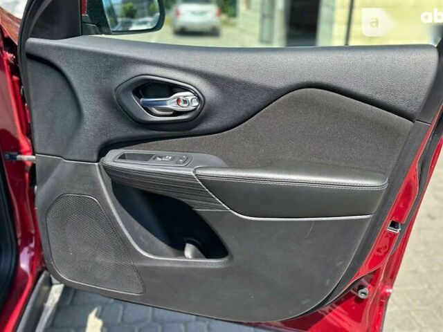 Джип Cherokee, об'ємом двигуна 3.2 л та пробігом 176 тис. км за 15500 $, фото 16 на Automoto.ua