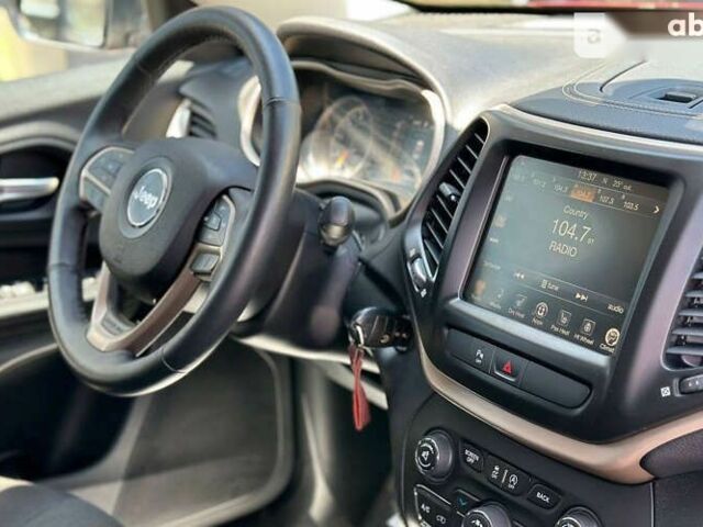 Джип Cherokee, об'ємом двигуна 3.2 л та пробігом 176 тис. км за 15500 $, фото 18 на Automoto.ua