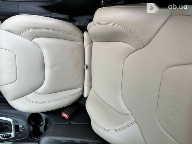 Джип Cherokee, об'ємом двигуна 2.4 л та пробігом 298 тис. км за 13500 $, фото 28 на Automoto.ua