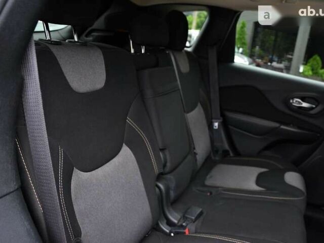 Джип Чероки, объемом двигателя 0 л и пробегом 180 тыс. км за 12900 $, фото 22 на Automoto.ua