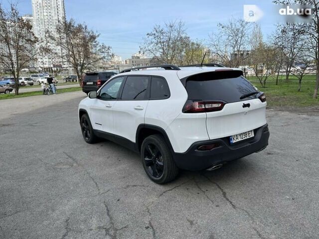 Джип Cherokee, об'ємом двигуна 3.2 л та пробігом 33 тис. км за 16900 $, фото 11 на Automoto.ua