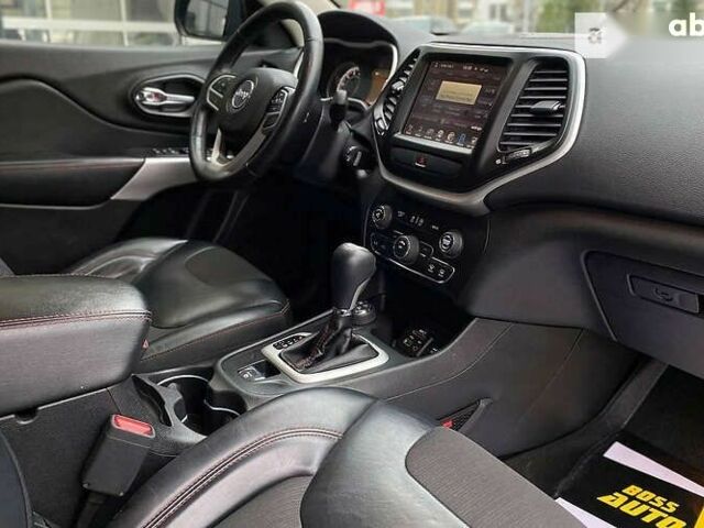 Джип Чероки, объемом двигателя 3.2 л и пробегом 122 тыс. км за 18500 $, фото 14 на Automoto.ua