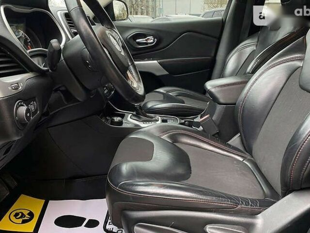 Джип Чероки, объемом двигателя 3.2 л и пробегом 122 тыс. км за 18500 $, фото 7 на Automoto.ua