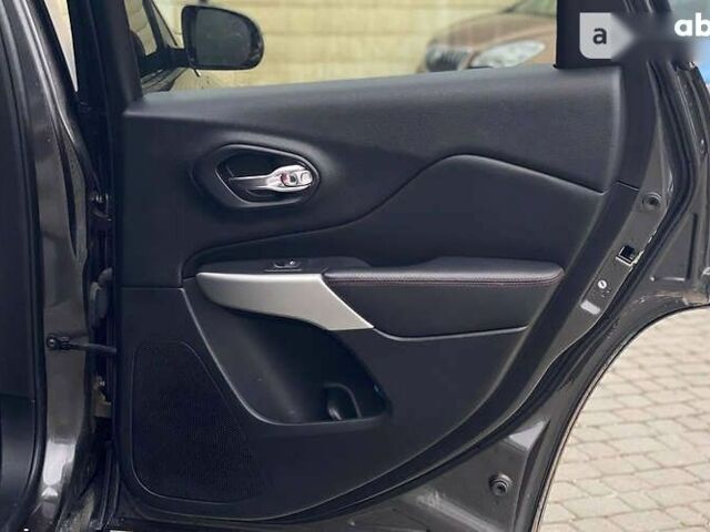 Джип Чероки, объемом двигателя 3.2 л и пробегом 122 тыс. км за 18500 $, фото 16 на Automoto.ua