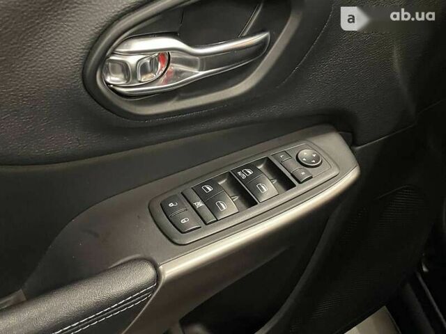 Джип Cherokee, об'ємом двигуна 3.2 л та пробігом 43 тис. км за 23300 $, фото 2 на Automoto.ua