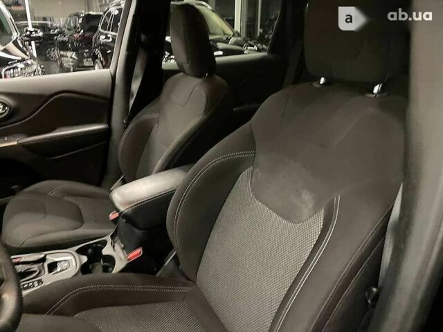 Джип Cherokee, об'ємом двигуна 3.2 л та пробігом 43 тис. км за 23300 $, фото 10 на Automoto.ua