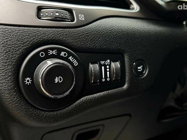 Джип Чероки, объемом двигателя 2 л и пробегом 28 тыс. км за 22700 $, фото 22 на Automoto.ua