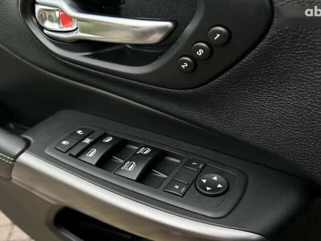 Джип Чероки, объемом двигателя 2 л и пробегом 28 тыс. км за 22700 $, фото 20 на Automoto.ua