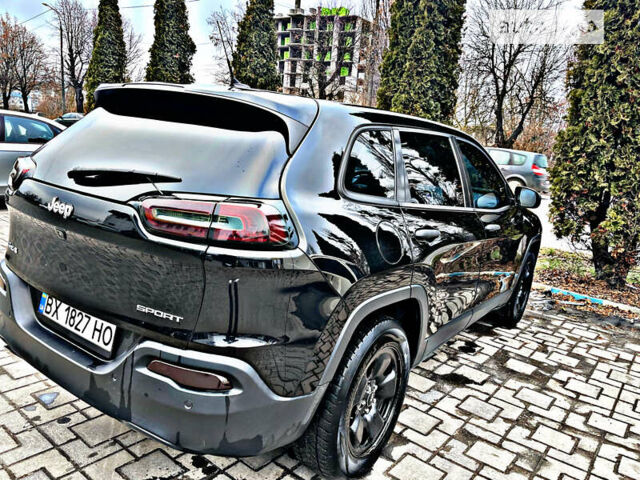 Джип Cherokee, об'ємом двигуна 2.36 л та пробігом 225 тис. км за 11500 $, фото 5 на Automoto.ua