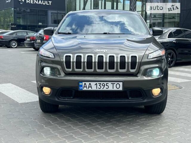 Джип Cherokee, об'ємом двигуна 2.36 л та пробігом 176 тис. км за 10500 $, фото 1 на Automoto.ua