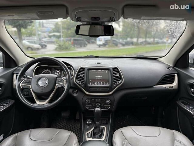Джип Cherokee, об'ємом двигуна 3.2 л та пробігом 157 тис. км за 13900 $, фото 9 на Automoto.ua