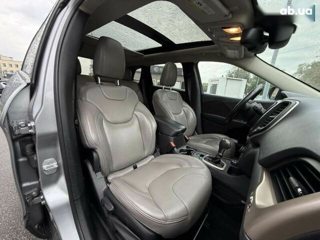 Джип Чероки 2014 в Киеве на Automoto.ua Джип Чероки, объемом двигателя 3.2 л и пробегом 157 тыс. км за 13300 $, фото 12 на Automoto.ua