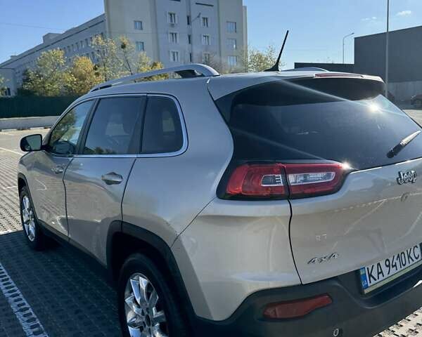 Джип Чероки, объемом двигателя 2.36 л и пробегом 194 тыс. км за 12000 $, фото 3 на Automoto.ua