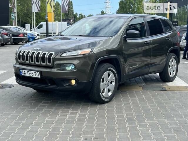 Джип Cherokee, об'ємом двигуна 2.36 л та пробігом 176 тис. км за 10500 $, фото 2 на Automoto.ua