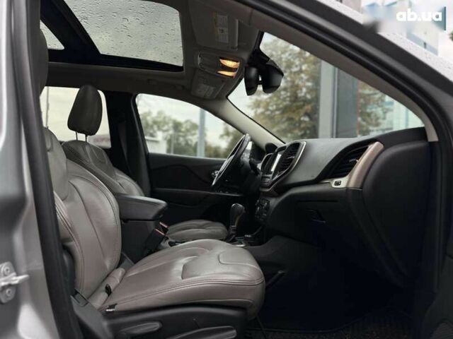 Джип Чероки 2014 в Киеве на Automoto.ua Джип Чероки, объемом двигателя 3.2 л и пробегом 157 тыс. км за 13300 $, фото 14 на Automoto.ua