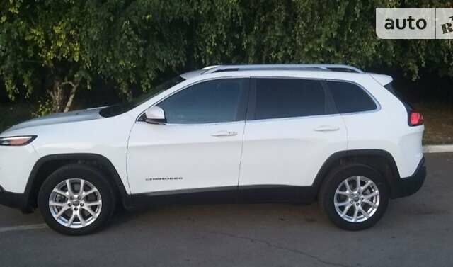 Джип Cherokee, об'ємом двигуна 2.4 л та пробігом 255 тис. км за 14300 $, фото 4 на Automoto.ua