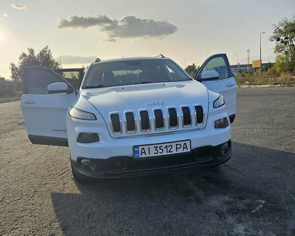 Джип Чероки, объемом двигателя 2.36 л и пробегом 140 тыс. км за 13500 $, фото 1 на Automoto.ua